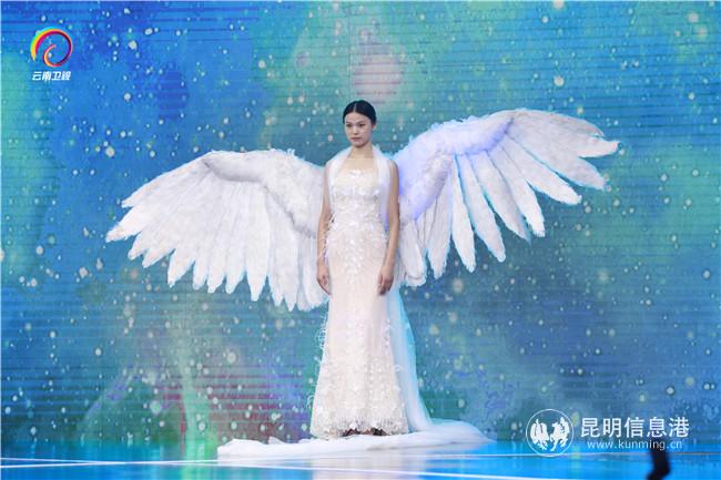 超硬核魔法婚紗跨越海上絲路 用隨心閃耀的藝術(shù)滿屏訴說 供圖1 超硬核魔法婚紗跨越海上絲路 用隨心閃耀的藝術(shù)滿屏訴說 供圖1