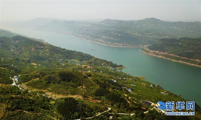 （新華全媒頭條·圖文互動(dòng)）（4）深入推進(jìn)大保護(hù) 打造引領(lǐng)高質(zhì)量發(fā)展生力軍——推動(dòng)長江經(jīng)濟(jì)帶發(fā)展座談會(huì)召開四年間