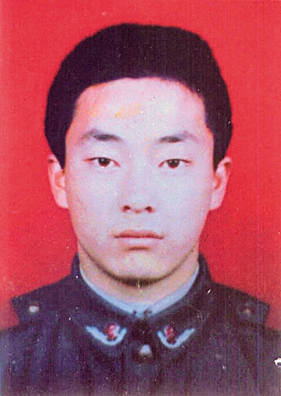 黃東華:赴湯蹈火為人民 恪盡職守保平安 黃東華:赴湯蹈火為人民 恪盡職守保平安