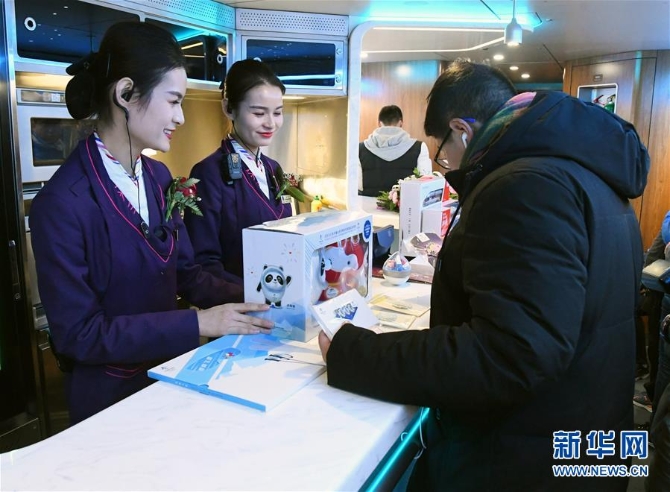 （在習(xí)近平新時(shí)代中國特色社會主義思想指引下——新時(shí)代新作為新篇章·總書記關(guān)切高質(zhì)量發(fā)展·科技創(chuàng)新·圖文互動(dòng)）（3）3.5萬公里的幸福綿延——中國高鐵的“科技牽引力”