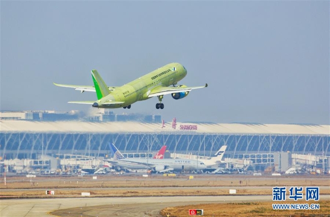 （新華全媒頭條·圖文互動）（10）創(chuàng)新，在復興的征程上——以習近平同志為核心的黨中央關(guān)心科技創(chuàng)新工作紀實