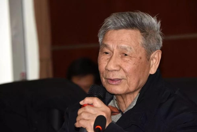 曾慶存院士接受集體采訪，回答媒體提問。