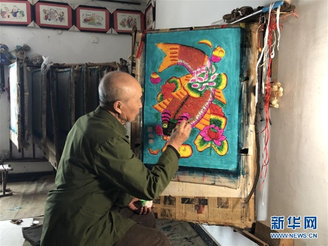 (圖文互動)(1)慶“魚”年:“缸魚”年畫匠人的年味記憶與期待