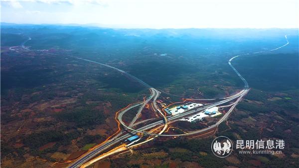 第四張 圖為石瀘項目昆明段蓑衣山互通全貌
