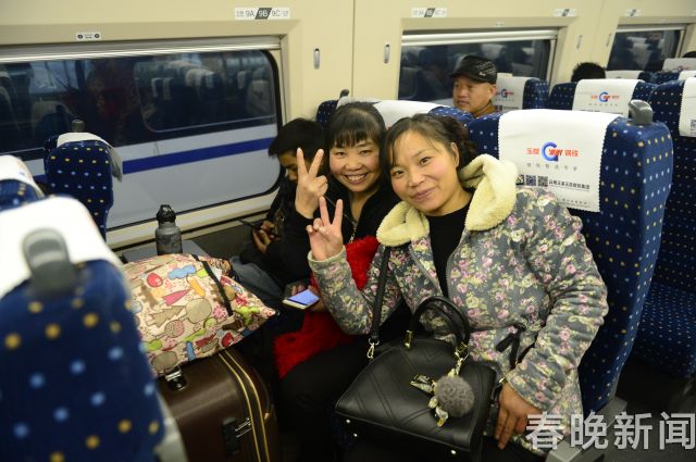 昆明南站，回家過(guò)年的氣氛濃厚。