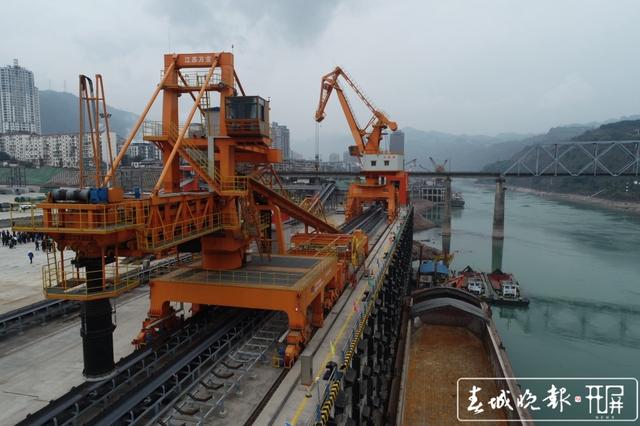 云南最大內(nèi)陸港口一期擴能工程投用，年貨物吞吐量將達800萬噸 (5).jpg