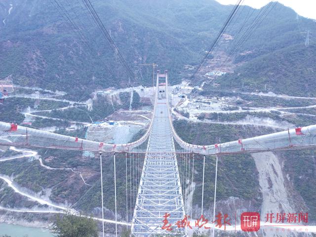 香麗高速虎跳峽金沙江特大橋