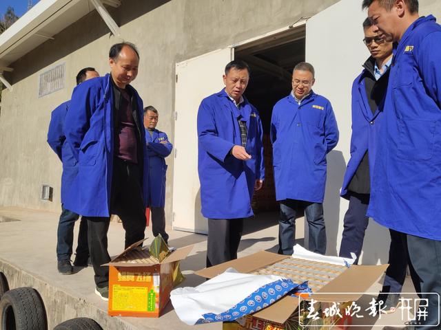 2800個煙花臨售點告別“紅帳篷”進(jìn)板房 (2).jpg