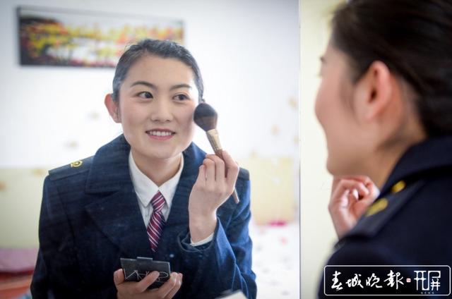 女高鐵司機(jī)