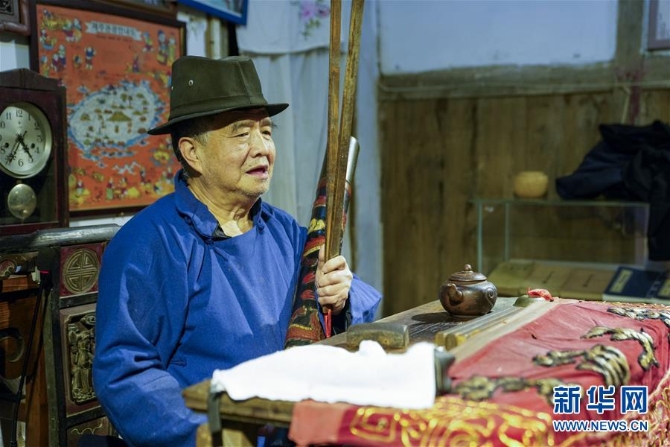 （新春走基層·圖文互動(dòng)）（10）古鎮(zhèn)老街品年味 千米長(zhǎng)宴憶鄉(xiāng)愁——重慶一座千年古鎮(zhèn)“新生記”