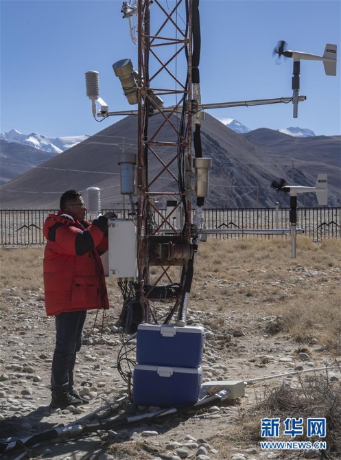 （新春走基層）（1）珠峰腳下的春節(jié)堅守