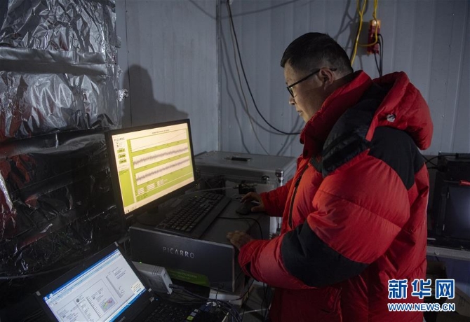 （新春走基層）（2）珠峰腳下的春節(jié)堅守