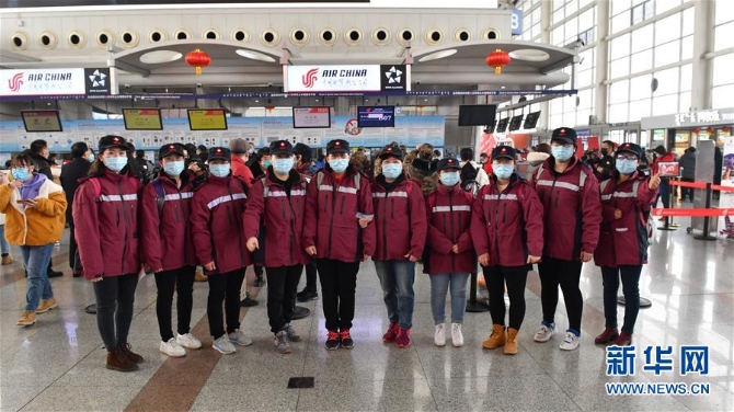 （新華全媒頭條·圖文互動(dòng)）（5）黨旗，高高飄揚(yáng)在防控疫情斗爭第一線——各級(jí)黨組織和廣大黨員干部投身疫情防控阻擊戰(zhàn)紀(jì)實(shí)