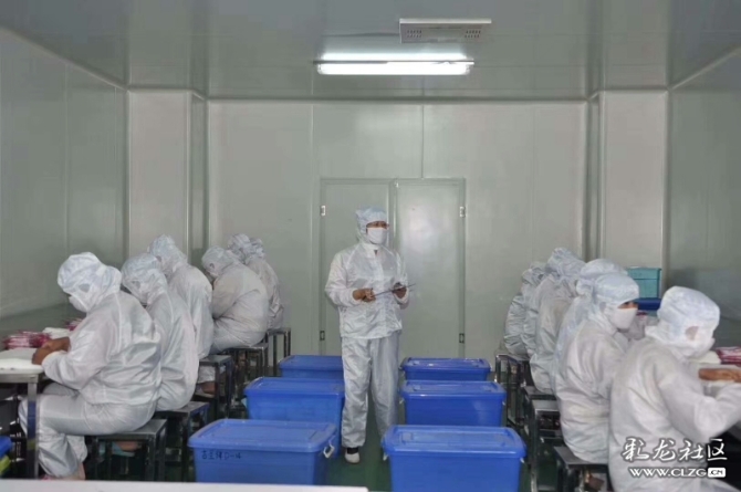 昆明吉圣祥醫(yī)藥器械公司在加班加點(diǎn)生產(chǎn)口罩