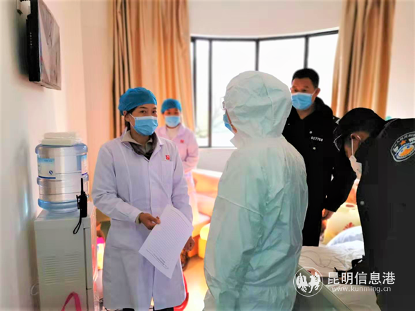 23.假日期間，晉寧區(qū)醫(yī)務工作者堅守崗位。