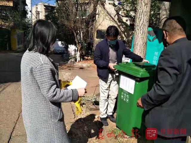 五華區(qū)有小區(qū)設(shè)置廢棄口罩專用回收桶