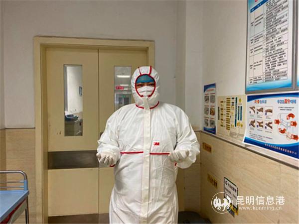 準(zhǔn)備進(jìn)入隔離病房的董昊 準(zhǔn)備進(jìn)入隔離病房的董昊