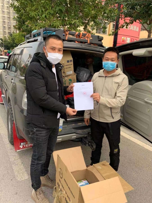 愛心人士洪興剛捐贈(zèng)口罩