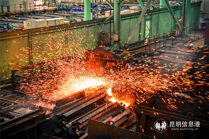 疫情當(dāng)前，昆鋼公司邊抗疫邊保產(chǎn)。