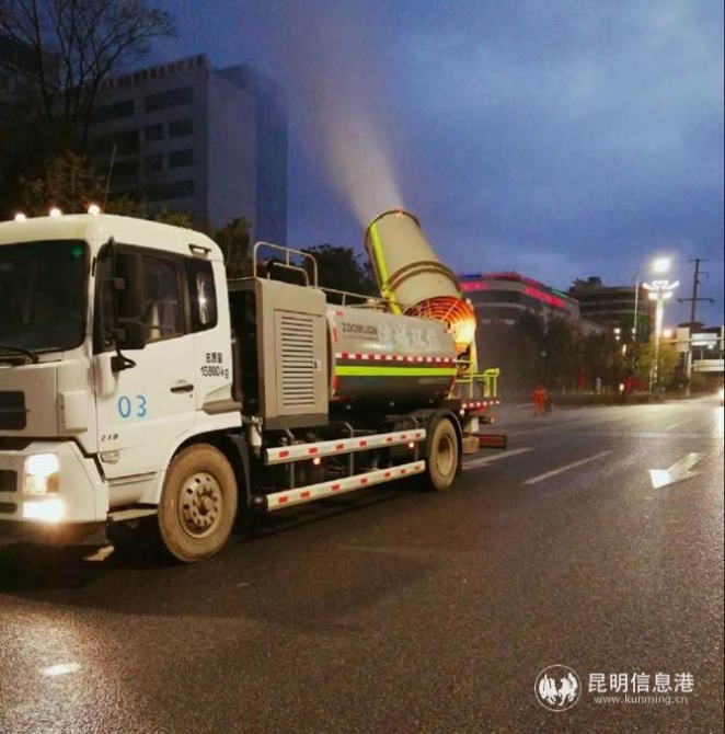 對轄區(qū)主干道進(jìn)行消殺工作