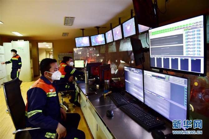 (來自經(jīng)濟(jì)前沿的故事·企業(yè)復(fù)工復(fù)產(chǎn)·圖文互動)(2)防控不漏一人 復(fù)工復(fù)產(chǎn)有序——中國不銹鋼龍頭企業(yè)生產(chǎn)見聞