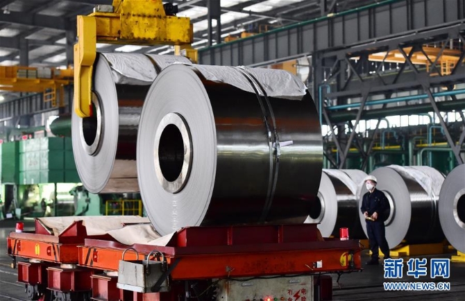(來自經(jīng)濟(jì)前沿的故事·企業(yè)復(fù)工復(fù)產(chǎn)·圖文互動)(3)防控不漏一人 復(fù)工復(fù)產(chǎn)有序——中國不銹鋼龍頭企業(yè)生產(chǎn)見聞