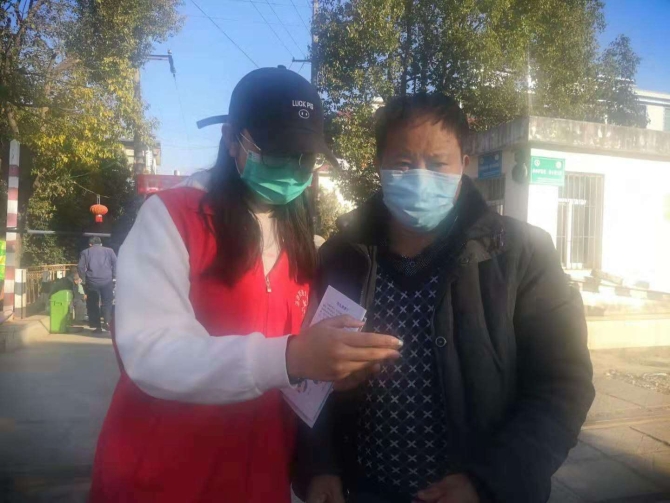 薪火相傳，父女同戰(zhàn)“疫” (11)