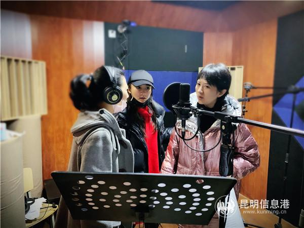 廣播劇《無悔的選擇》錄制中