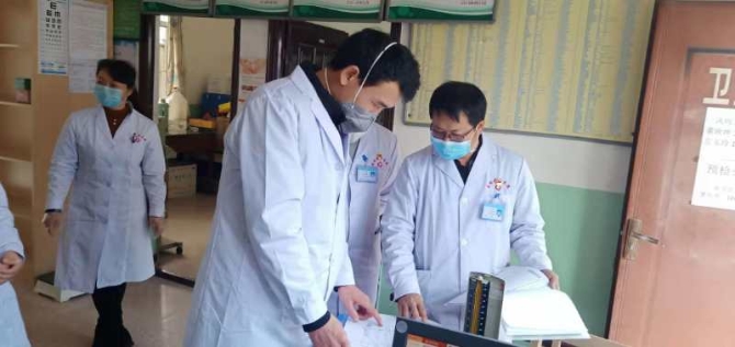 白衣“守護(hù)神” (1) 白衣“守護(hù)神” (1)