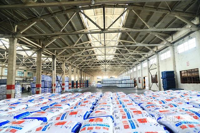 鐵路搶運2500噸化肥馳援湖北春耕。通訊員周濤 何思遠(yuǎn) 供圖