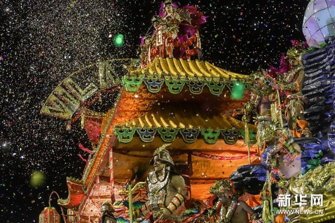 (國(guó)際·圖文互動(dòng))(2)特寫:圣保羅狂歡節(jié)上的中國(guó)主題桑巴巡游