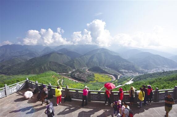 云龍?zhí)烊惶珮O圖上的油菜花盛開了