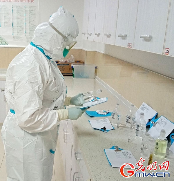 00后援鄂護(hù)士陳玉婷：“穿上防護(hù)服那一刻，我真的長(zhǎng)大了”