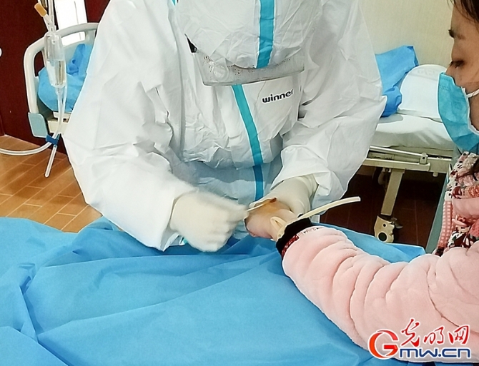 00后援鄂護(hù)士陳玉婷：“穿上防護(hù)服那一刻，我真的長(zhǎng)大了”