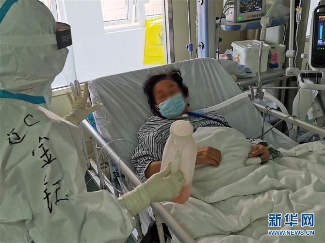 （一線抗疫群英譜·圖文互動(dòng)）（5）生命之光，溫暖“無面之交”——記抗疫一線重癥監(jiān)護(hù)室90后護(hù)士金鈺 