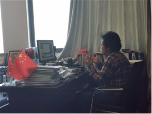 齊武福老師通過網(wǎng)絡(luò)平臺講授《地學(xué)旅游》（供圖）