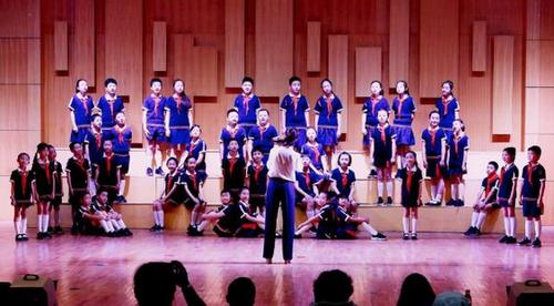 《夜空中最亮的星》被他們唱出了這個(gè)春天最動(dòng)人的版本！