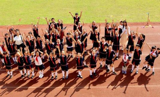 《夜空中最亮的星》被他們唱出了這個(gè)春天最動(dòng)人的版本！