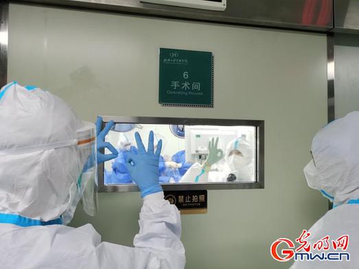 暖新聞丨危重新冠肺炎患者經“補肺”手術好轉，給這群白衣戰(zhàn)士點贊！