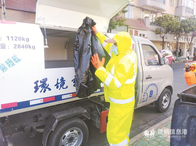 回收廢棄口罩(楊官榮圖) 回收廢棄口罩(楊官榮圖)