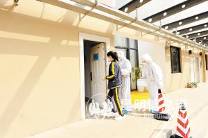 昆明西南聯(lián)大研究院附屬學(xué)校設(shè)置的隔離觀察室。記者劉凱達(dá)攝