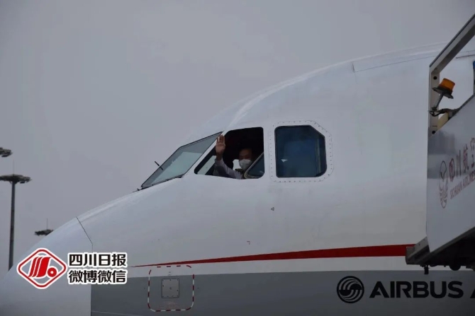 送你出征，接你回家！這些老兵的身影令人肅然起敬