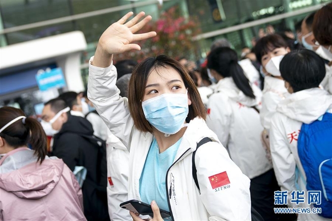 （新華全媒頭條·圖文互動）（4）最美逆行者，武漢永遠記得你！——首批援鄂醫(yī)療隊返程紀實
