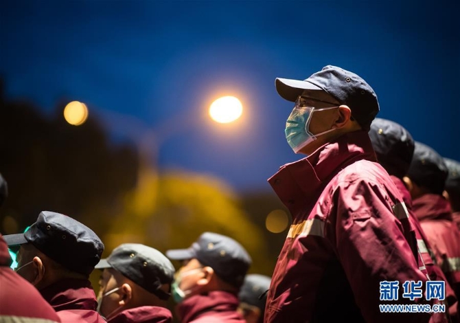 （新華全媒頭條·圖文互動）（12）最美逆行者，武漢永遠記得你！——首批援鄂醫(yī)療隊返程紀實