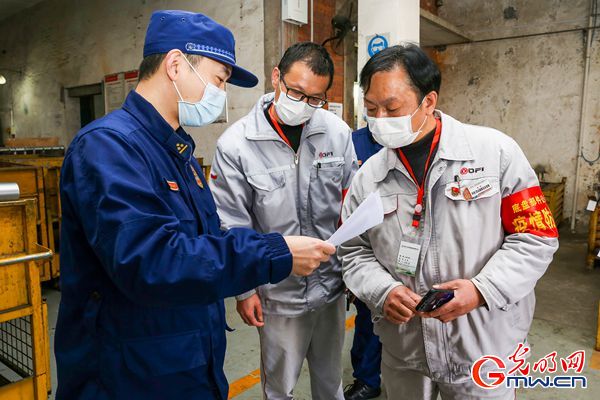 洗消殺毒、轉(zhuǎn)運醫(yī)療廢物、服務(wù)復(fù)工企業(yè)，湖北消防助力城市“重啟”