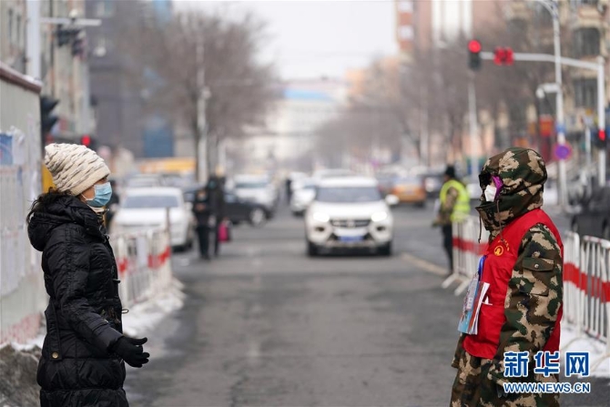 （習近平致敬的戰(zhàn)“疫”英雄·志愿者篇·圖文互動）（12）他們，微光成炬照征程