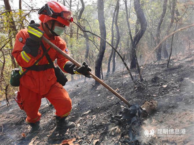 7、王超波在清理火線(xiàn)