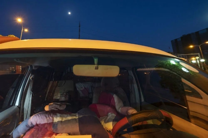 角落里，閃亮著耀眼的光芒