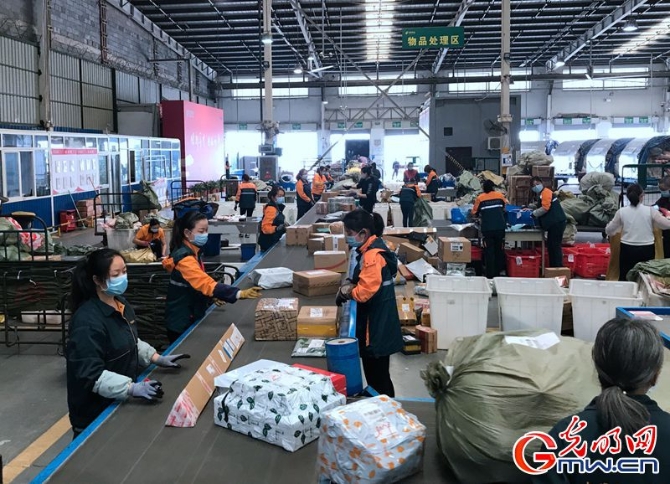 圖片故事丨解封前的武漢有序重啟，我們期待“你”光彩重生！