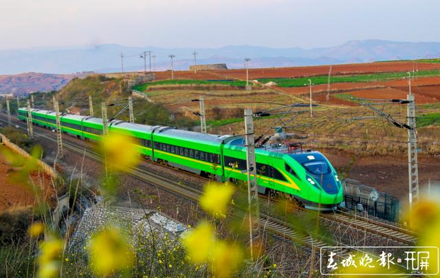 云南鐵路將增開昆明至宣威、曲靖、攀枝花等城際間動車 (4).jpg